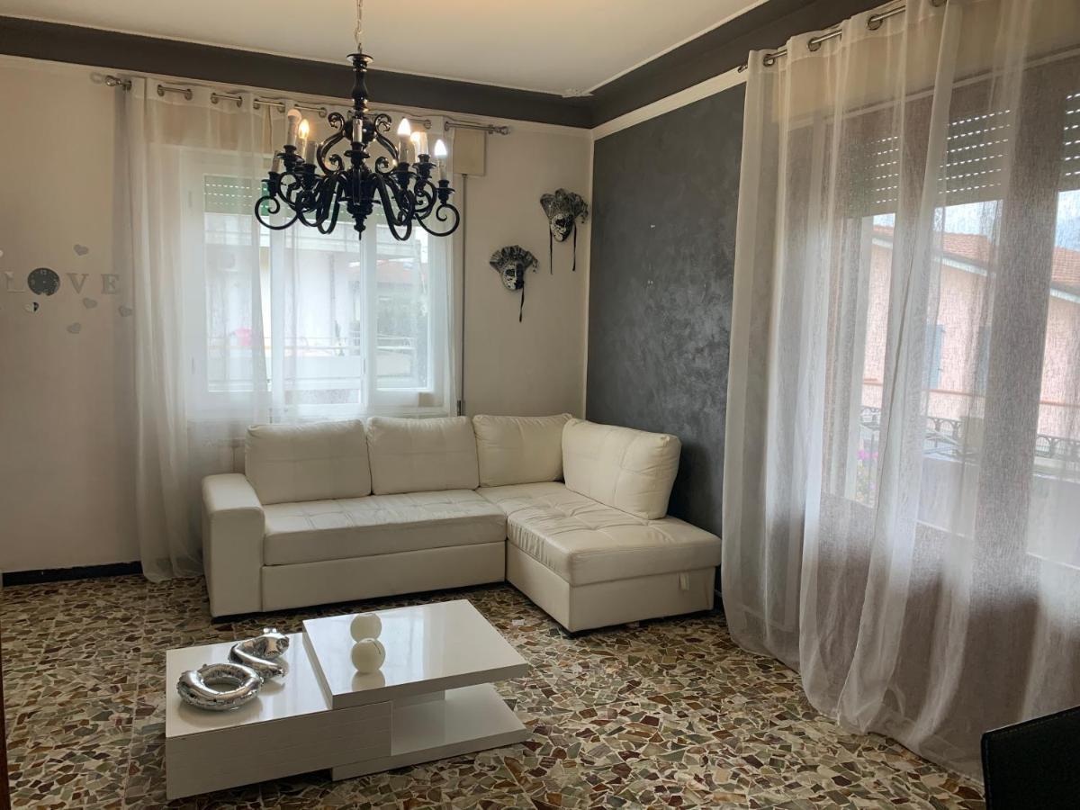 La Casa Di Vale Lejlighed Marina di Massa Eksteriør billede